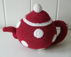 Gehaakte theepot rood