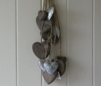 Houten hartjesslinger bruin