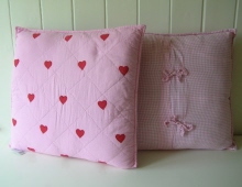 Roze kussen rode harten