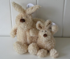 Set 2 knuffelkonijnen